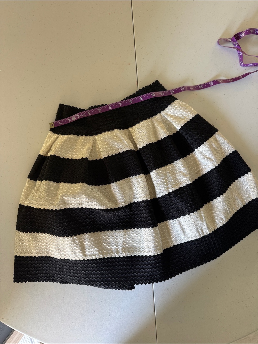 Women’s 90 Y2k black and white skirt. Stretchy will fit M-L #c23 - Picture 5 of 7